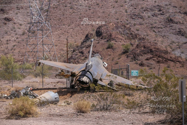 ��ͷ֮�֣����վ���һ��F16����ʱʧ�����ն�ˤ��