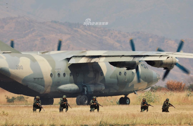 ����ץ��ǹ���ӣ�ί��������ͳ�Ӳ�װ����8�Ŀս�����