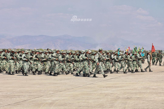 ����ץ��ǹ���ӣ�ί��������ͳ�Ӳ�װ����8�Ŀս�����