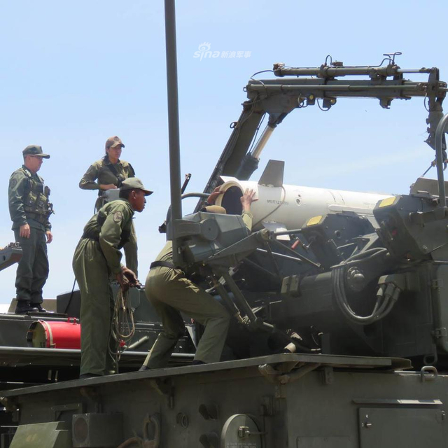 ����ץ��ǹ���ӣ�ί��������ͳ�Ӳ�װ����8�Ŀս�����