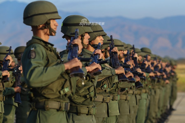 ����ץ��ǹ���ӣ�ί��������ͳ�Ӳ�װ����8�Ŀս�����