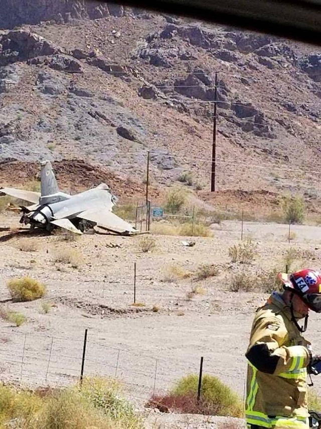 ��ͷ֮�֣����վ���һ��F16����ʱʧ�����ն�ˤ��