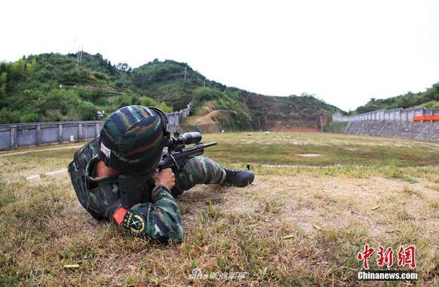 中国武警特种部队与俄罗斯国民近卫军举行联合演习