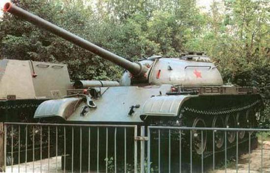 50年代,不少坦克取消了高射机枪