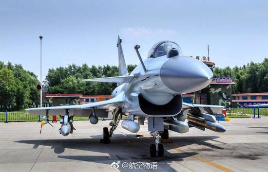 图片:歼10C的先进DSI进气道。