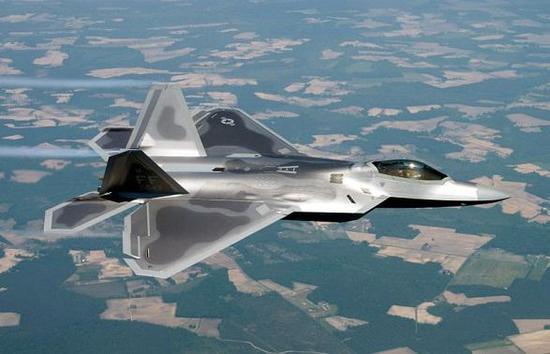 (第一架编入美国空军第27战斗机中队的F-22A,机身编号03-042)