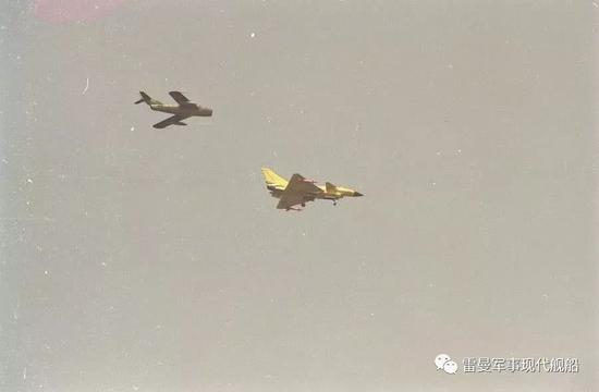 1998年3月23日,歼-10首飞