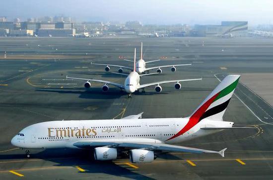 图为超过10架A380“同框”的独特景象,正是出自阿联酋航空之手。