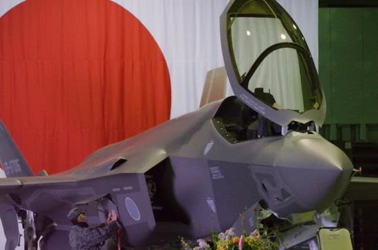 图片:日本自行组装的F-35A