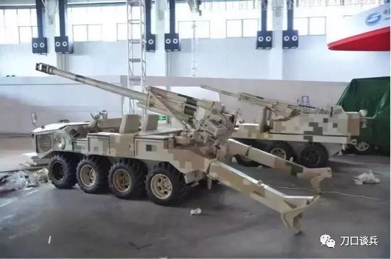 山猫81毫米迫击炮(远)型和120毫米迫榴炮型(近)