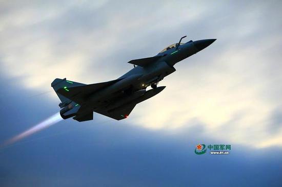 图片:歼-10B/C已是我军主力战斗机
