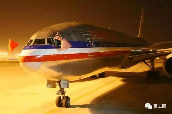 美国航空公司的飞机在北京机场