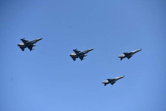 F16与米格21