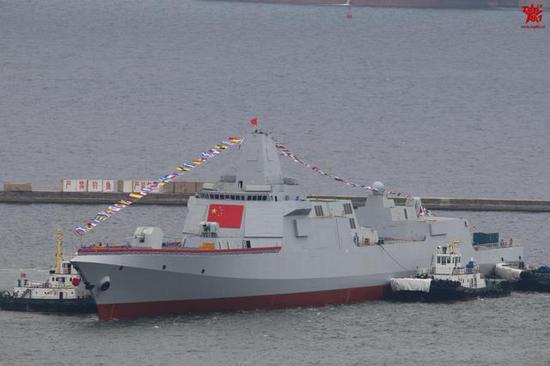 图片:055采用了全新研制的综合射频系统