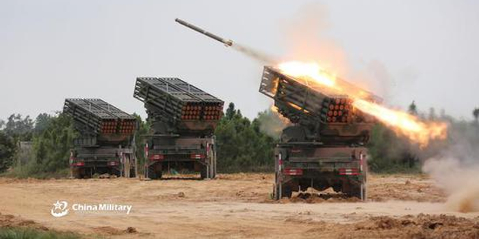 我新122火箭炮兼容美制口径火箭弹 制导弹头精