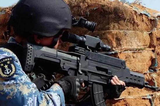 ▲图为QTS-11式步霰榴合一式单兵系统
