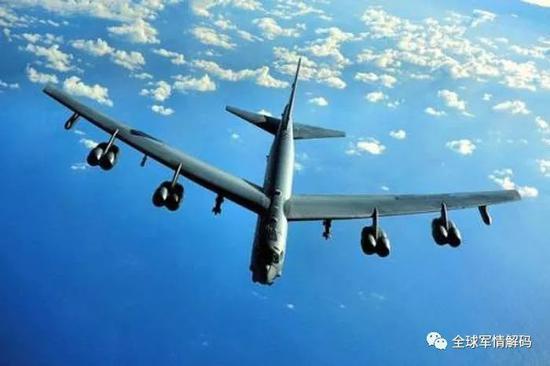 美军B52战略轰炸机