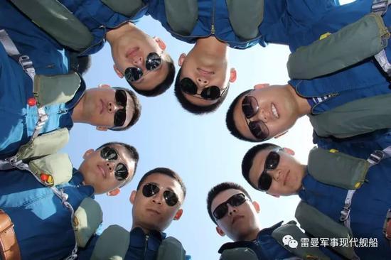 大杀器——雄鹰团的凝视