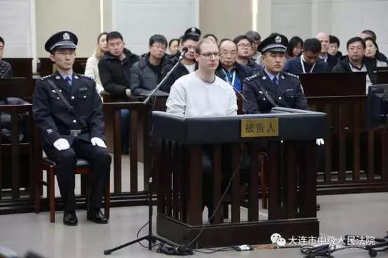 1月14日,加拿大毒贩谢伦伯格因走私毒品罪被大连市中级人民法院一审判处死刑