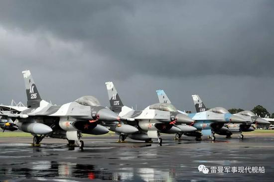 美国空军第18假想敌中队F-16机群