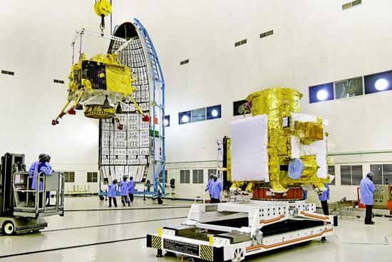 “月船二号”的着陆器和月球车 图源:ISRO