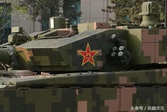 图为99A坦克炮塔装甲特写
