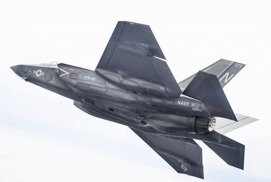 F-35C已经批量装备部队,注意它的隐藏式拦阻钩