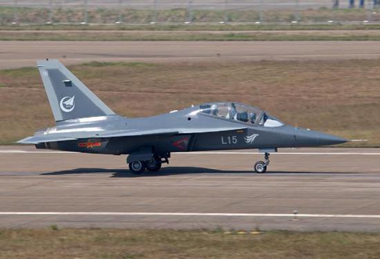 L-15“猎鹰”