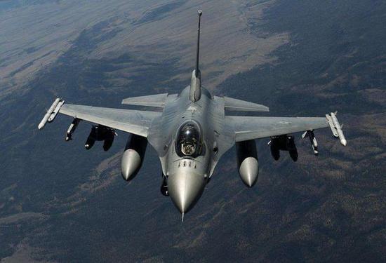 F-16战斗机