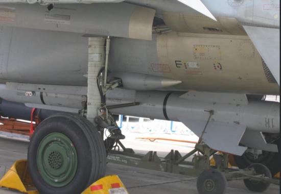 印度空军Si-30MKI加挂的KH-59ME训练 图源:社交媒体