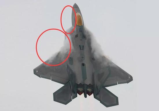 F22前机身和中机身就有机头边条和机身边条平行组合起来