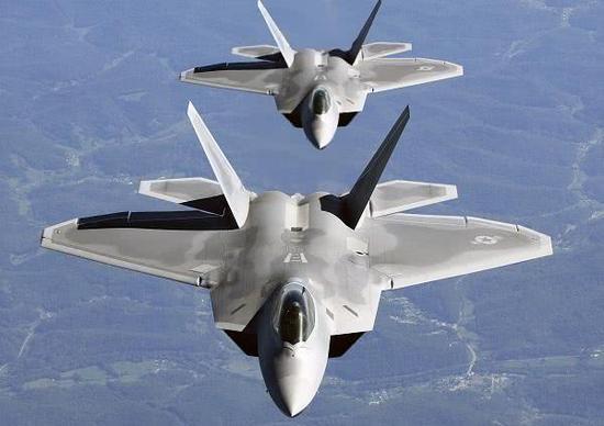 F-22优异的性能来源两部先进的发动机,后者又依靠材料进步