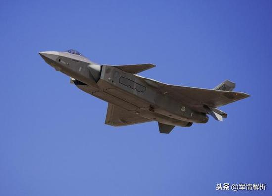 歼-20战机加装激光反导将如虎添翼