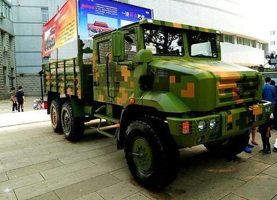 CTM131(5吨级6X6驱动双排驾驶舱型)