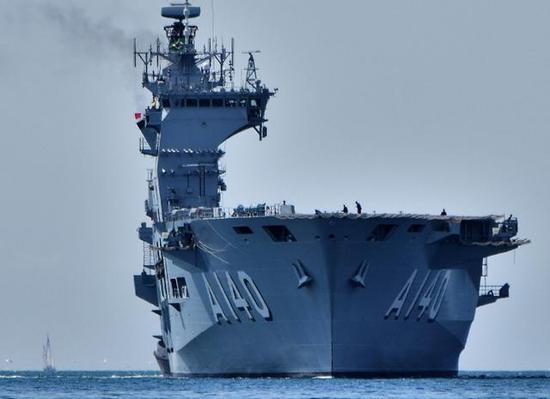 图为转隶巴西海军旗下的前英国海军“海洋”号两栖攻击舰。