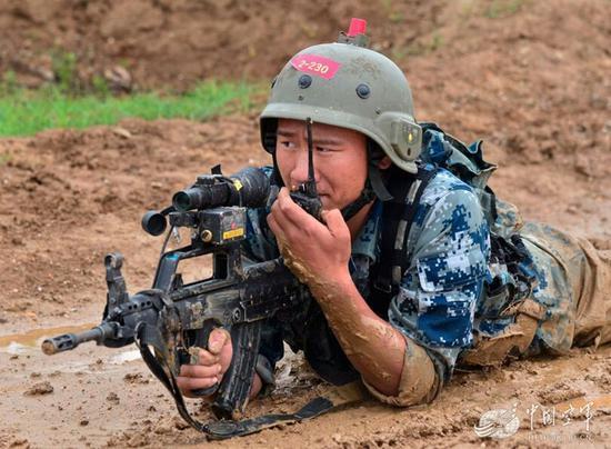 图12:95式改进型95-1型,进行了模块化改装,但瞄准基线依然还是很高