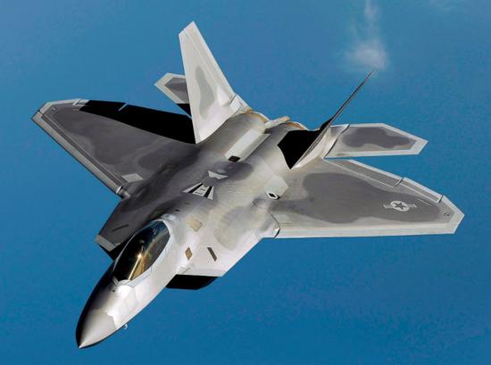 F-22战斗机在空对空作战能力上仍然超过F-35
