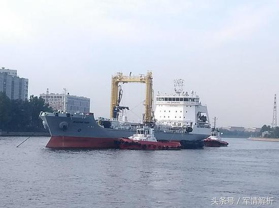 图为帕森院士号补给桥特写
