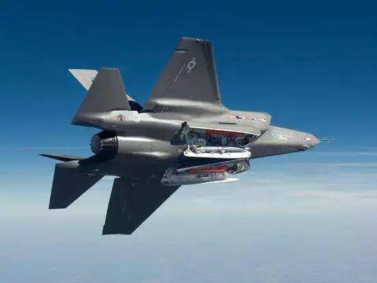 (美国F-35战斗机)