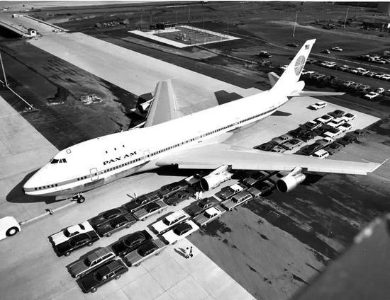 波音747靠做大起家,空客走了同样路子,却走向失败