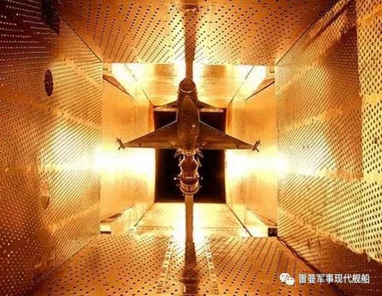 歼-10风洞模型