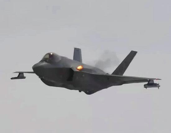 美国空军F35A战斗机打航炮