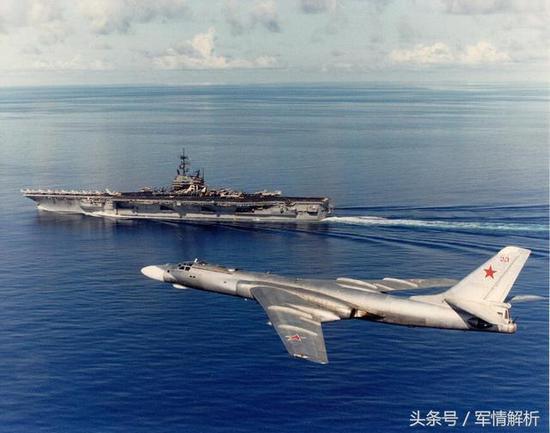 (图16低空监视美国航母)