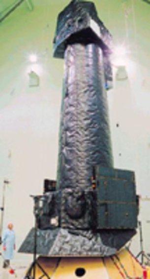 M60J碳纤维由于价格非常昂贵,在军事领域一般用在卫星承力件等用量较少,对材料性能要求极高的领域