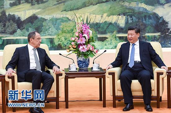 4月28日,国家主席习近平在人民大会堂会见俄罗斯外长拉夫罗夫