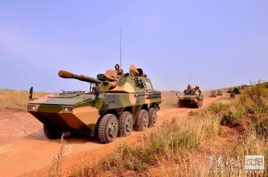 40军炮兵部队已经装备了新型8轮122毫米自行火炮