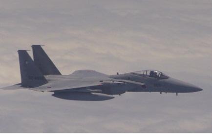 挂载AAM-5的日本空自F-15J战机