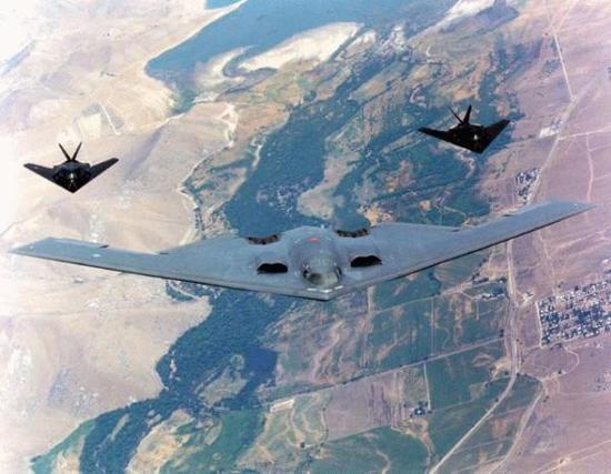 B-2隐形轰炸机和F-117隐形战斗机都是哈罗德·布朗时代开始秘密研发