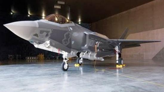 日本空中自卫队公布的第一架F35战斗机
