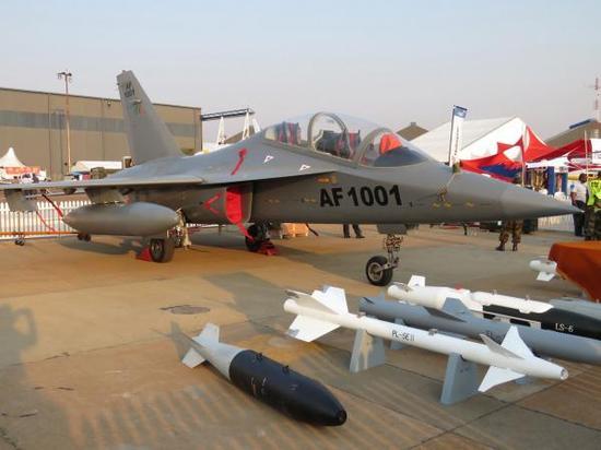 赞比亚空军将L-15高级教练机作为本国未来空军主力,可见新一代高教机性能还是很好的